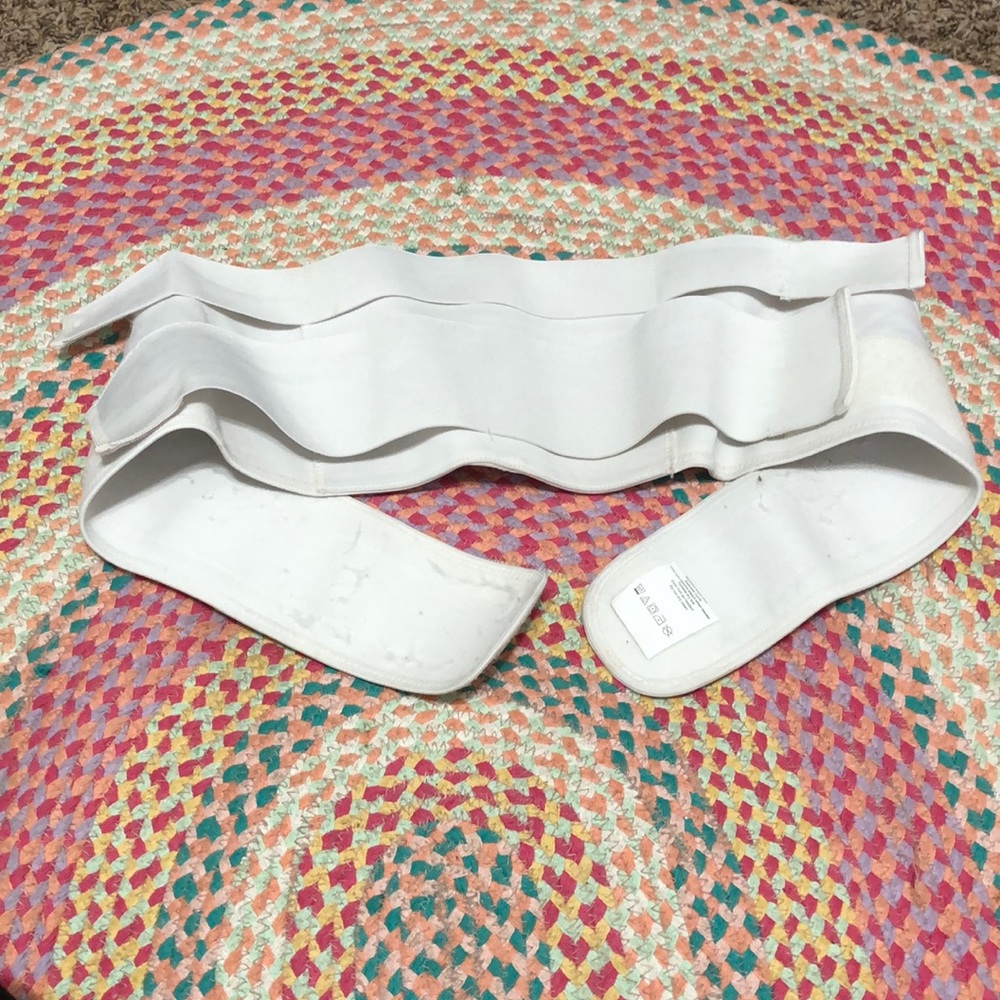 5/$20 Motherhood maternity belt
